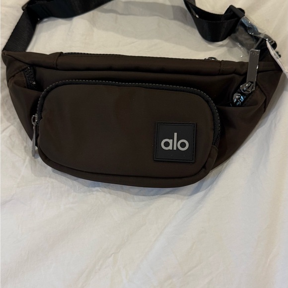 ALO Yoga Handbags - NWT ALO Yoga espresso Belt Bag